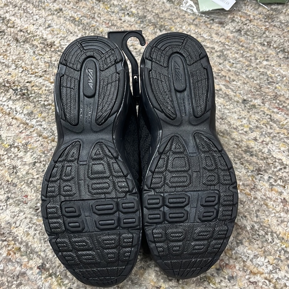 Black AVIA  02AIR Running Shoe - Picture 2 of 5
